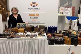 Yalvaçlı Kadın Deri Ustası Isparta Yaşayan Miras Şöleni'nde
