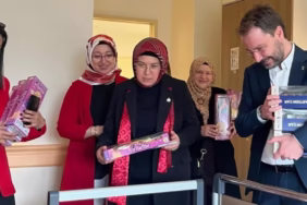 AK Parti'den Şehir Hastanesindeki Çocuklara 23 Nisan Morali