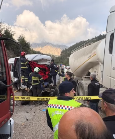 Antalya-Isparta Yolunda Feci Kaza: 7 Tarım İşçisi Hayatını Kaybetti