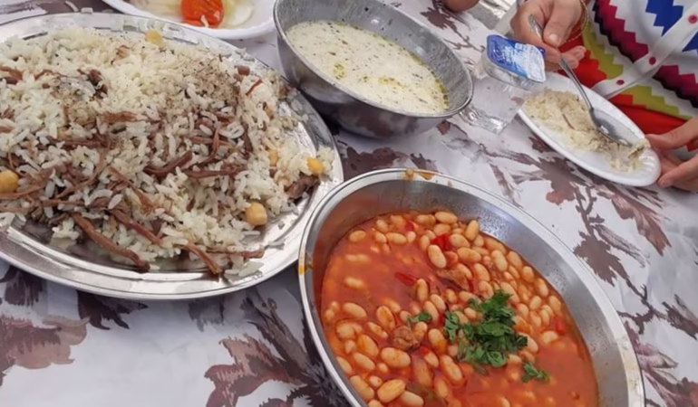 Aynı tabaktan yemek yasaklandı