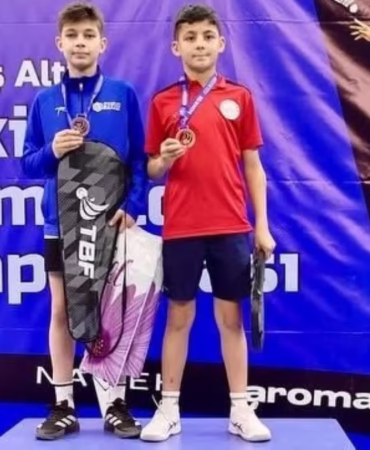 Badmintonda Isparta'ya Türkiye Üçüncülüğü Gururu