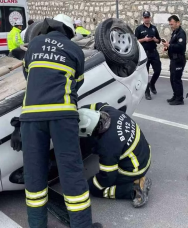 Burdur'da Trafik Kazası: Takla Atan Otomobilde 2 Kişi Yaralandı