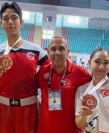 Diyarbakır Kickboks Şampiyonasında Çetin Spor Kulübüne İki Madalya