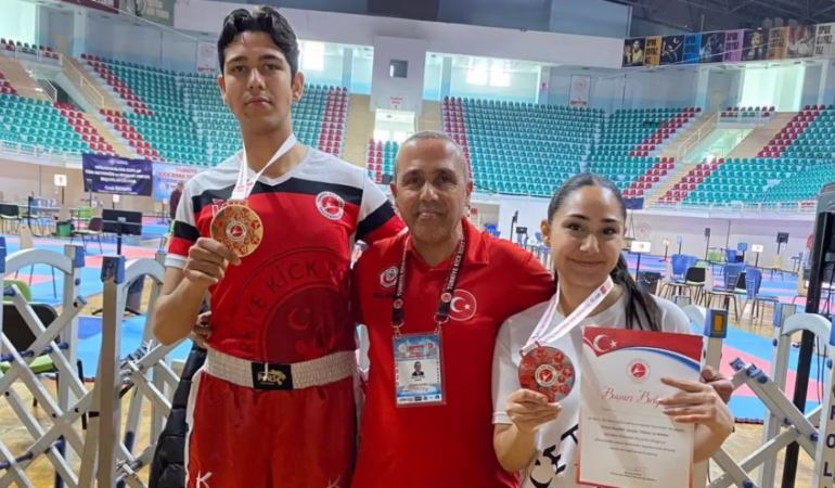 Diyarbakır Kickboks Şampiyonasında Çetin Spor Kulübüne İki Madalya