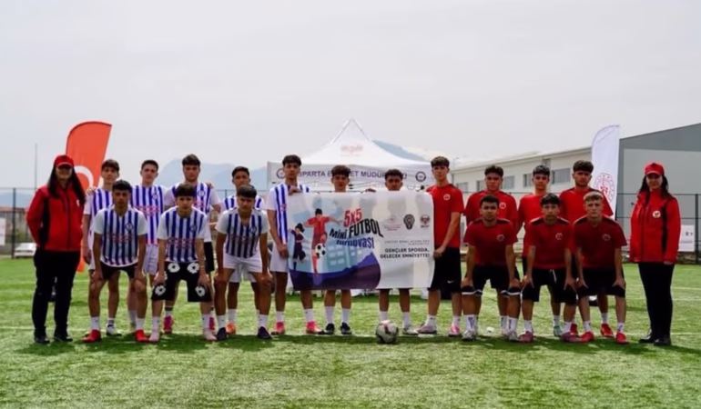 Emniyet ve Gençleri Buluşturan Polis Haftası Futbol Turnuvası Başladı