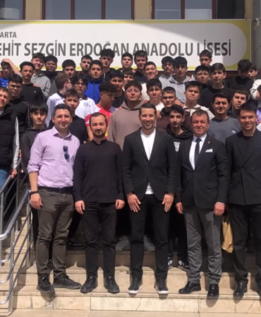 Eski Hakem Ali Palabıyık Isparta'da Öğrencilerle Buluştu