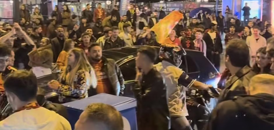 Galatasaray'ın Derbi Zaferi Isparta Sokaklarında Coşkuyla Kutlandı
