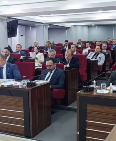 Isparta Belediye Meclisinde Yeni Başkan Vekilleri Seçildi