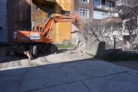 Isparta Pirimehmet Katlı Otoparkı İçin Metruk Binalar Yıkıldı