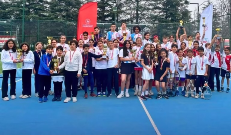 Isparta TED Koleji Okul Sporları Tenis Müsabakalarına Damga Vurdu