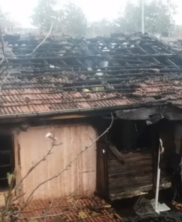 Isparta Yalvaç’ta İki Katlı Ahşap Evde Korkutan Yangın: 1 Yaralı