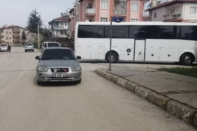Isparta Yalvaç'ta Tur Otobüsü ile Otomobil Çarpıştı: 1 Kişi Hastanelik Oldu