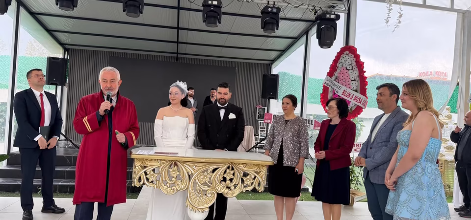 Isparta'da 23 Nisan'da Anlamlı Nikah: Başkan Başdeğirmen Kıydı