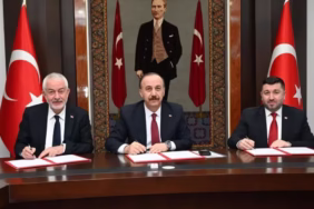 Isparta'da 3 Okula Halı Saha Yapımı İçin İmzalar Atıldı