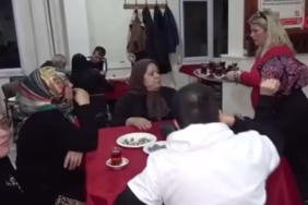 Isparta'da Kıraathane Ezberini Bozan Kadınlar Okey Masasında