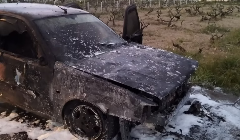 Isparta'da Park Halindeki Otomobilde Çıkan Yangın Korkuttu