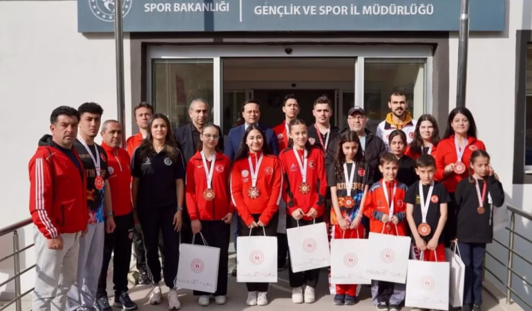 Ispartalı Kickboksçulardan Türkiye Şampiyonası'nda Madalya Şovu