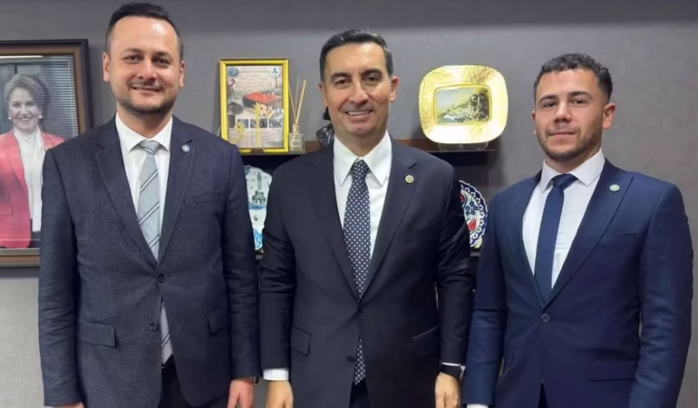 İYİ Partili Akburak’tan Görevden Alınan İbrahim Tekeli’ye Destek
