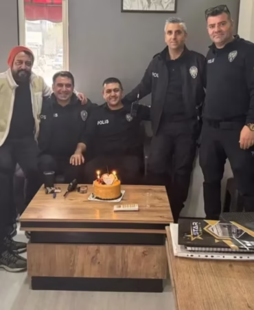 Kavga İhbarına Giden Polislere Esnaftan Pasta Sürprizi