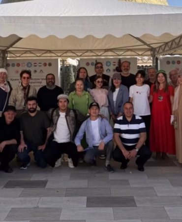 Kazakistan'da Ahilik Programı: Prof. Genç'ten Kök Boya Atölyesi