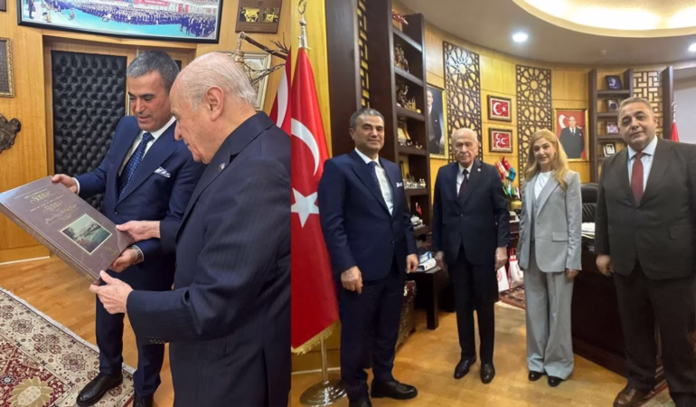 MHP Lideri Bahçeli Demirören Heyetini Ağırladı: Uzak Şehir’i İzliyorum