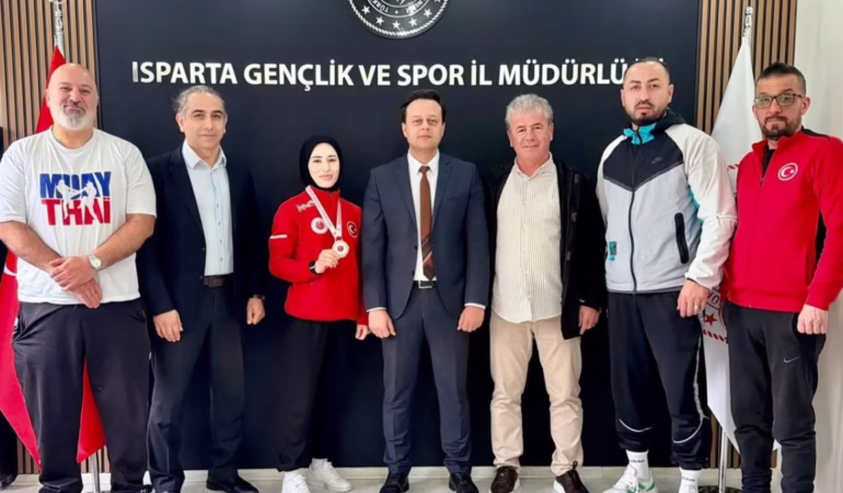 Muaythai Şampiyonu Fatime Yürekli Dünya Yolcusu