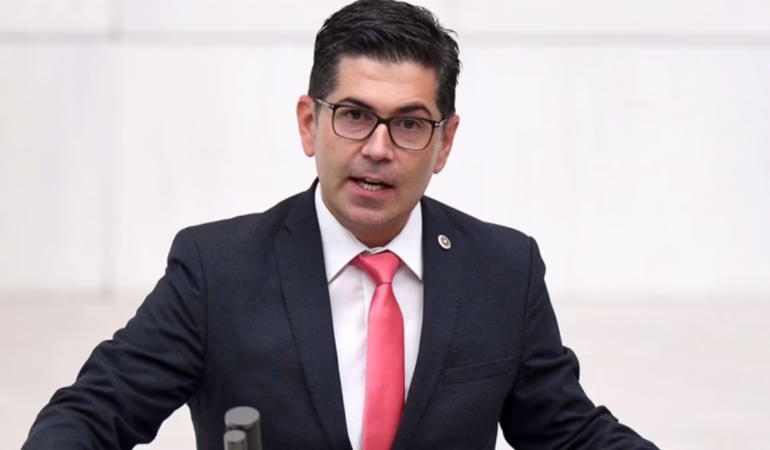 Okul Saldırıları Gündemde: Bakan Tekin’e Halıcı’dan Sert Tepki