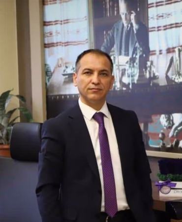 Okuldaki Saldırı Sonrası Milli Eğitim Müdürü Erhan Baydur İstifa Etti