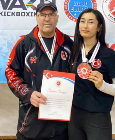 Sinem Sarıyıldız Kickboks Türkiye Şampiyonası'nda İkinci Oldu