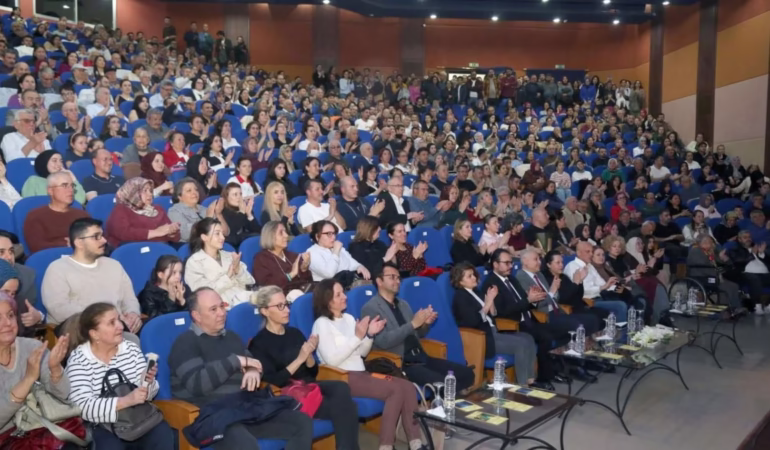 TRT sanatçısı Uğur Önür Gönülleri fethetti