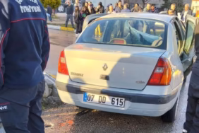 Vatan Mahallesi'nde Feci Kaza: Araçta Sıkışan 3 Kişi Hastaneye Kaldırıldı