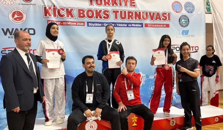 Yalvaç Çınar Spor'dan Türkiye Kick Boks Şampiyonasında Çifte Madalya