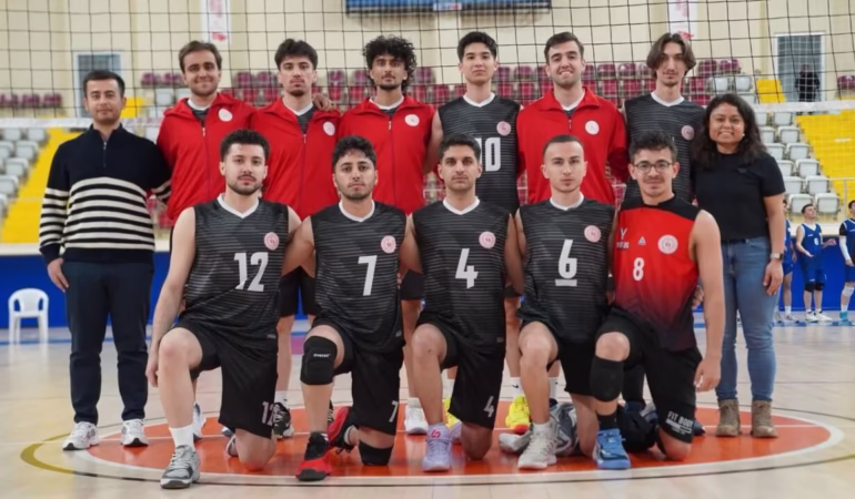 YURTLİG Akdeniz Voleybol Şampiyonası'nın Kazananı Antalya KYK