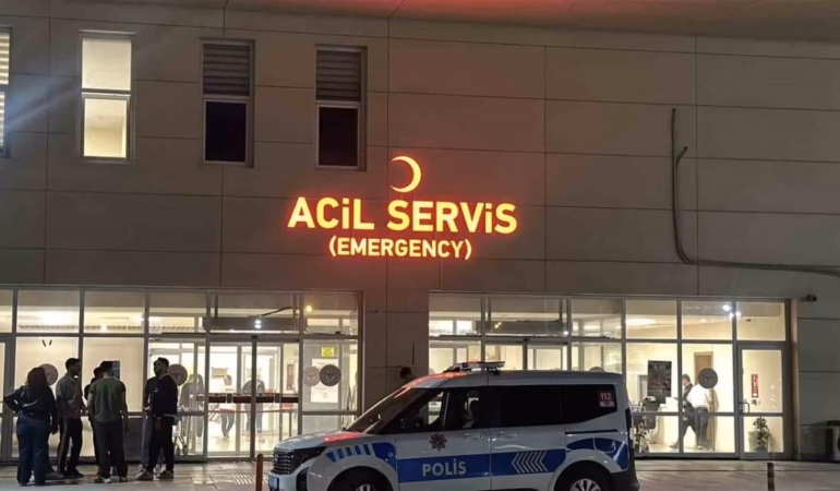 Burdur İstasyon Caddesi'nde Kanlı Kavga: Firari Hükümlü Dehşet Saçtı