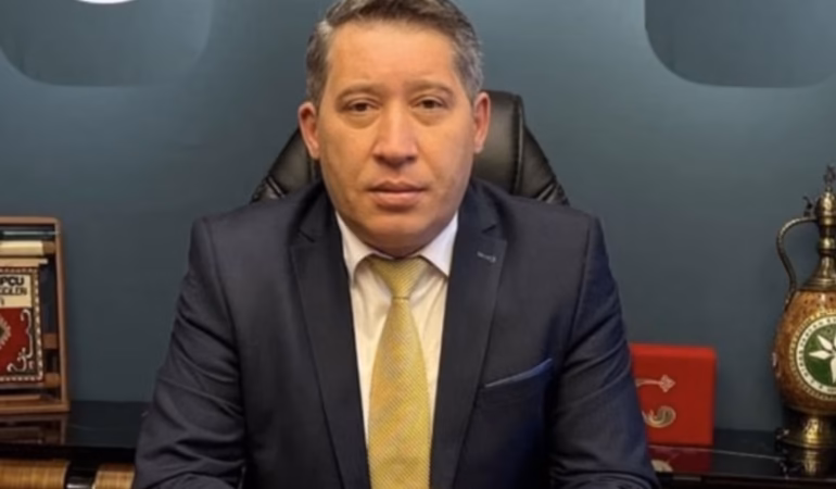 Dinar’da Şok İstifa: Veysel Topçu CHP’den Ayrıldı, Rota AK Parti!