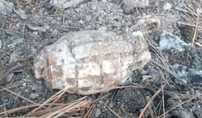 Gelendost'ta Yıkılan Evden Kurtuluş Savaşı'ndan Kalma El Bombası Çıktı