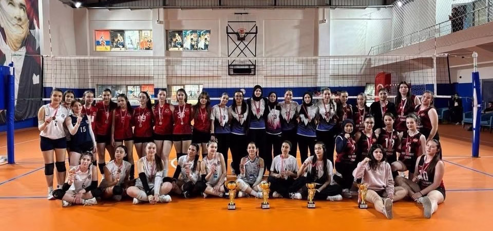 Isparta Genç Kızlar Voleybol Şampiyonu Mustafa Gürkan Anadolu Lisesi Oldu