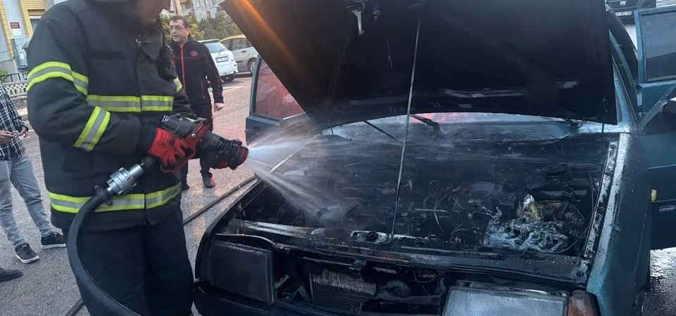 Isparta Halife Sultan'da Korkutan Araç Yangını