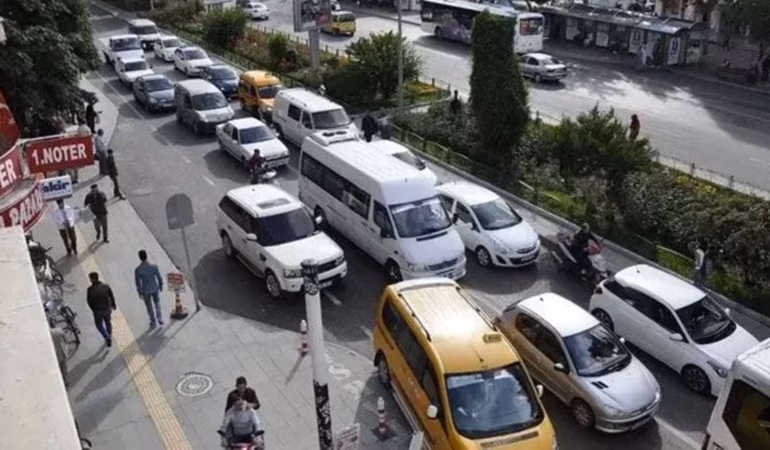 Isparta Yollarında Tarihi Rekor: Araç Sayısı 250 Bini Devirdi