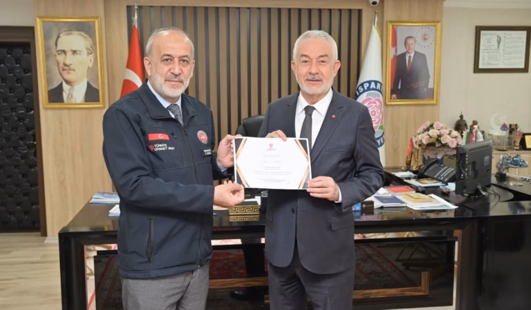 Isparta'da İyilik Köprüsü: Başdeğirmen'den Diyanet Vakfına Kurban Bağışı