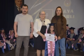 Isparta'da Minik Kalplerin Mezuniyet ve İlkokul Heyecanı