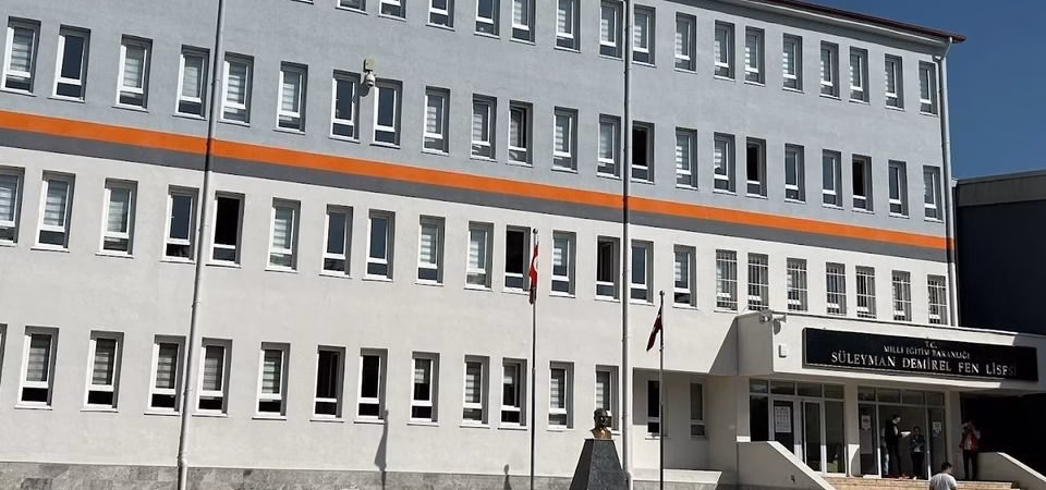 Isparta'nın Gözde Okulu SD Fen Lisesi'nde Akademik Düşüş Endişesi
