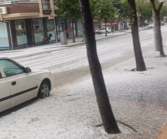 Isparta'yı Aniden Vuran Dolu Yağışı Günlük Hayatı Felç Etti
