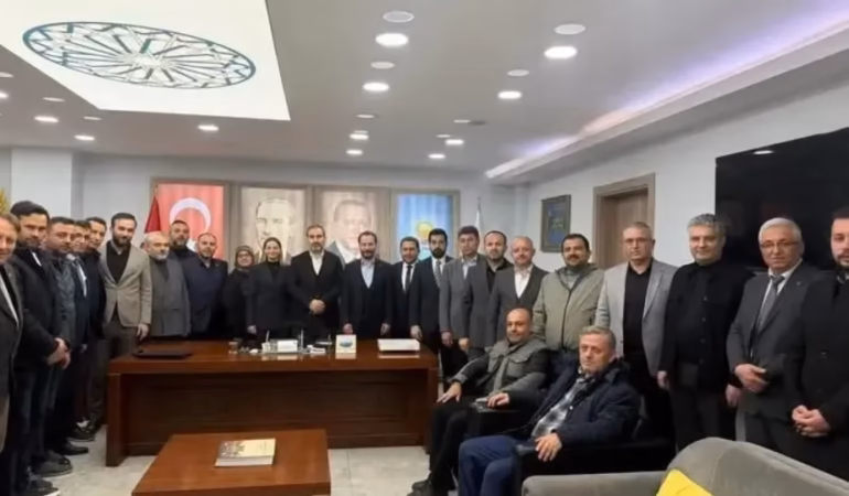 Mustafa Şen'den Isparta Çıkarması: AK Parti Teşkilatında Kritik Zirve
