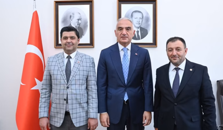 Uluborlu'nun Dev Projeleri Ankara'da Bakan Ersoy'a Sunuldu