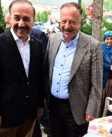 Vali Erin ve Recep Özel'in Şaşırtan Benzerliği Hıdırellez'e Damga Vurdu