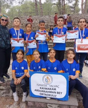 Yalvaç'ın Gururu Gençler Oryantiringde Türkiye Dördüncüsü Oldu