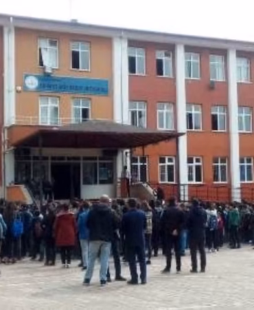 Yalvaç'ta İkili Eğitim İsyanı: Öğrenciler LGS'de Kaybediyor
