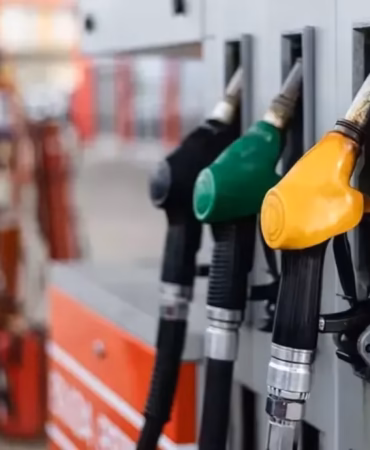 Akaryakıtta İndirim Rüzgarı: Motorine Üçüncü İndirim Geliyor