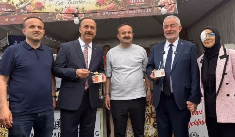 Gül Festivali'nin Lezzet Durağı: Helva Kabune Ziyaretçi Akınına Uğradı